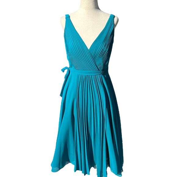 David's Bridal Turquoise Green A-Line Pleated Bridesmaid Dress Fit & Flare Sz 2 - Picture 1 of 9